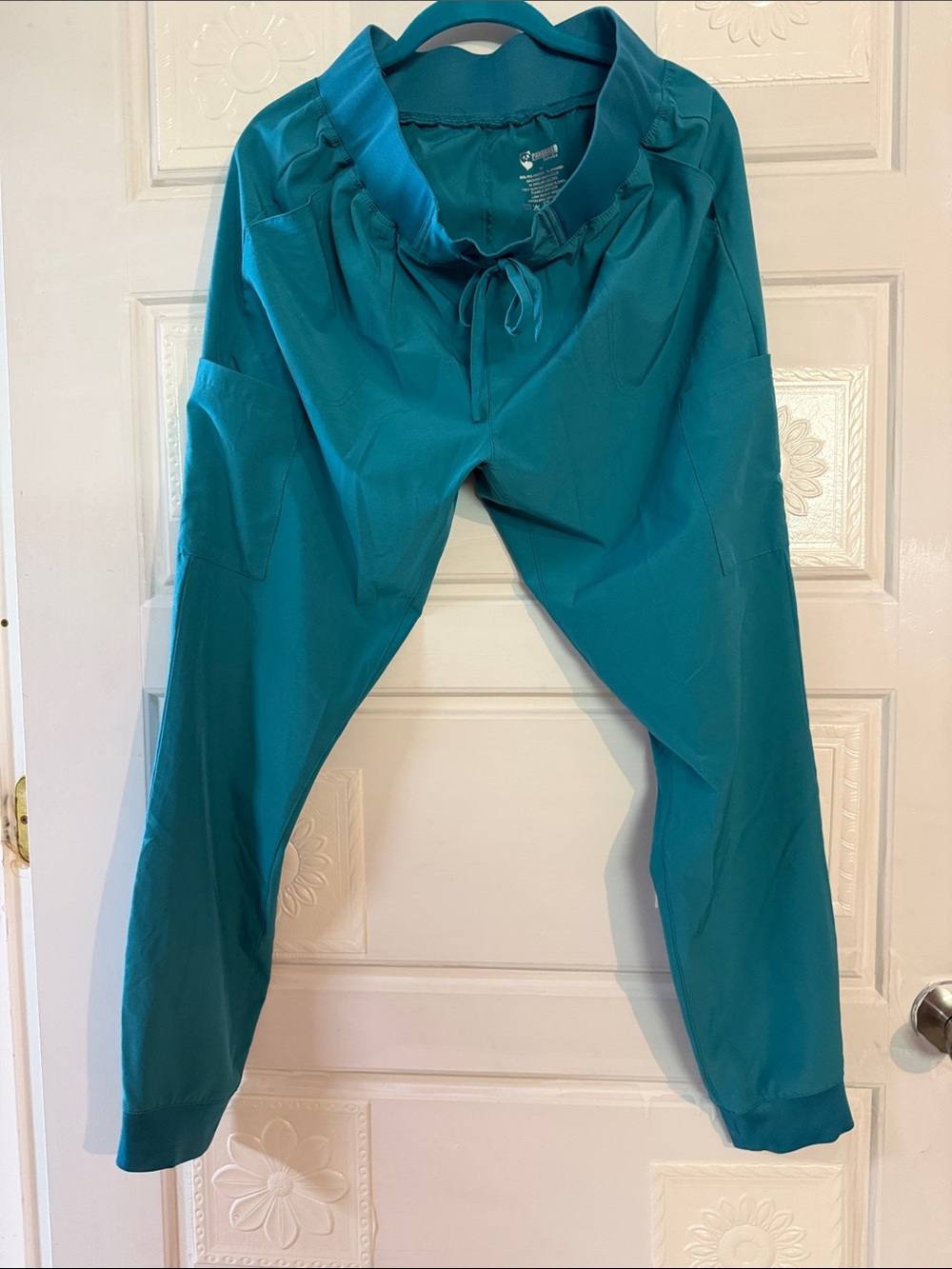 Pandamed scrub with ants size medium. No flaws